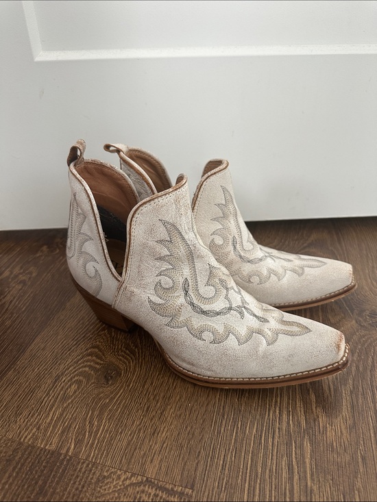 myra Shoes - *Sizing Issue* MYRA Embroidered Western Cowboy Ankle Booties - Genuine Leather